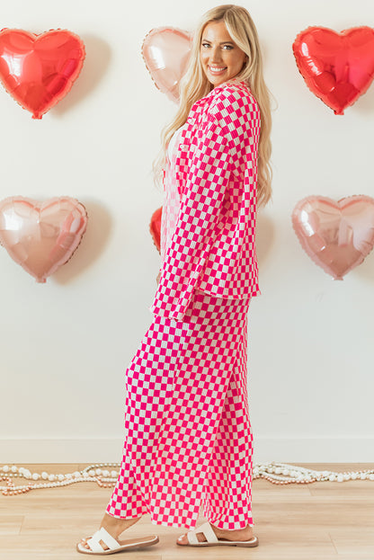 Rosa Pyjama-Set mit kariertem Hemd mit Knöpfen und hoch taillierter Hose