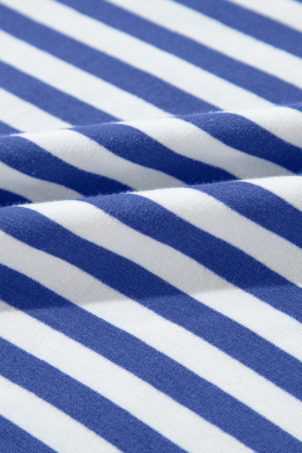 Übergroßes Pullover-Sweatshirt mit Kontrastbesatz und blauen Streifen