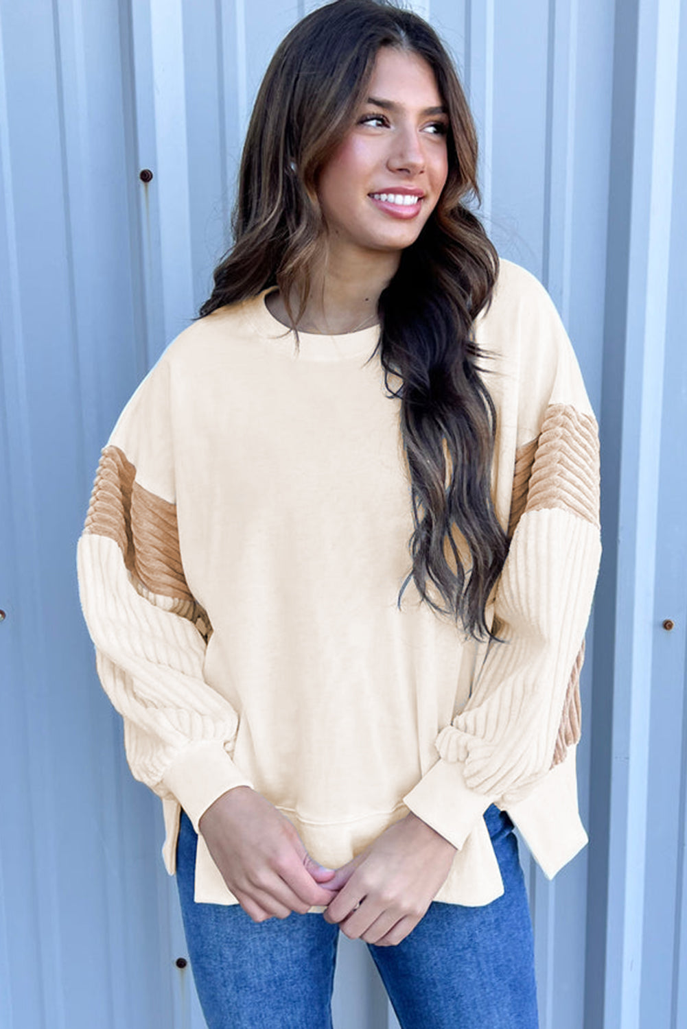 Aprikosenfarbenes Cord-Patchwork-Langarm-Sweatshirt mit überschnittener Schulter