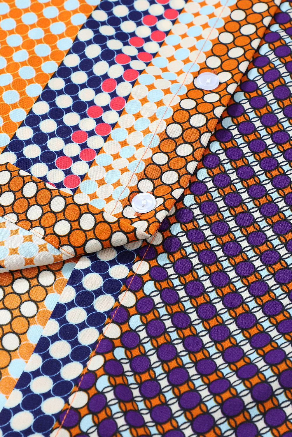 Braunes langärmliges Button-Down-Etuihemd mit Punktmuster