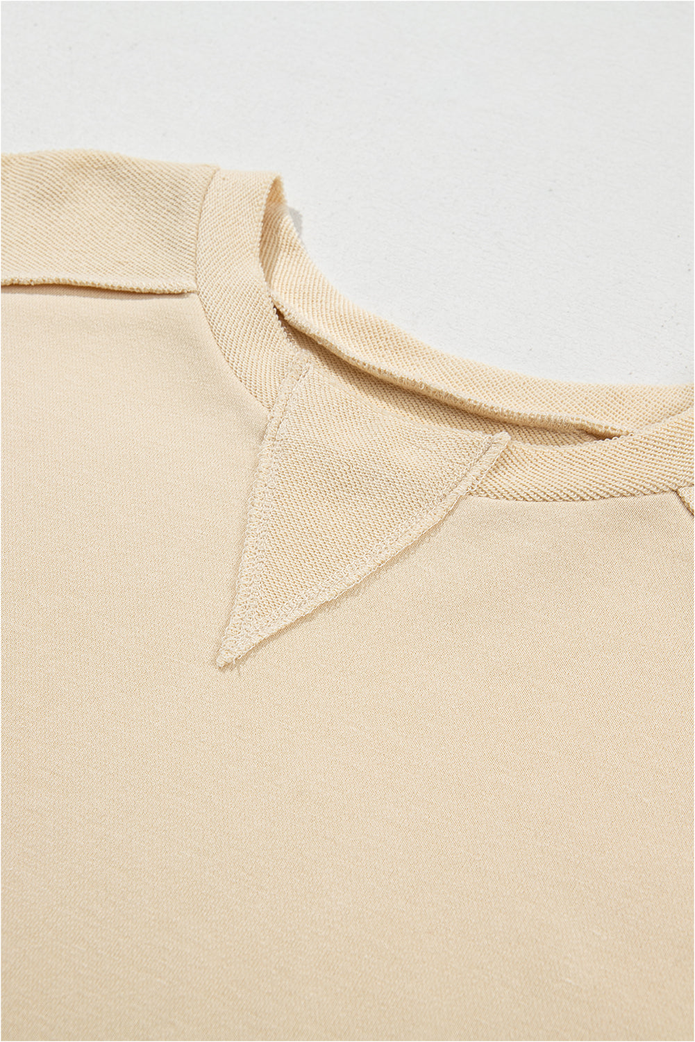 Beiges Pullover-Sweatshirt mit Rundhalsausschnitt