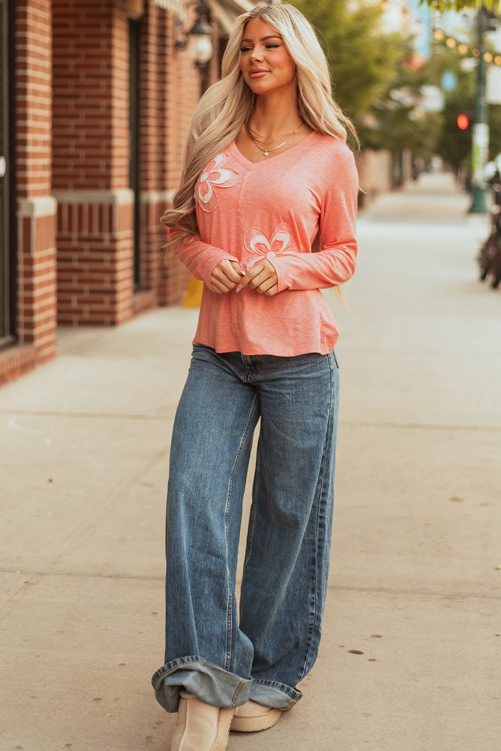 Fresh Salmon Floral Patchwork Langarm T-Shirt mit V-Ausschnitt