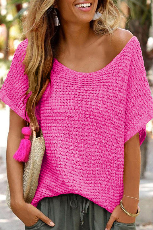 Rosafarbener, locker gestrickter Pullover mit kurzen Dolman-Ärmeln