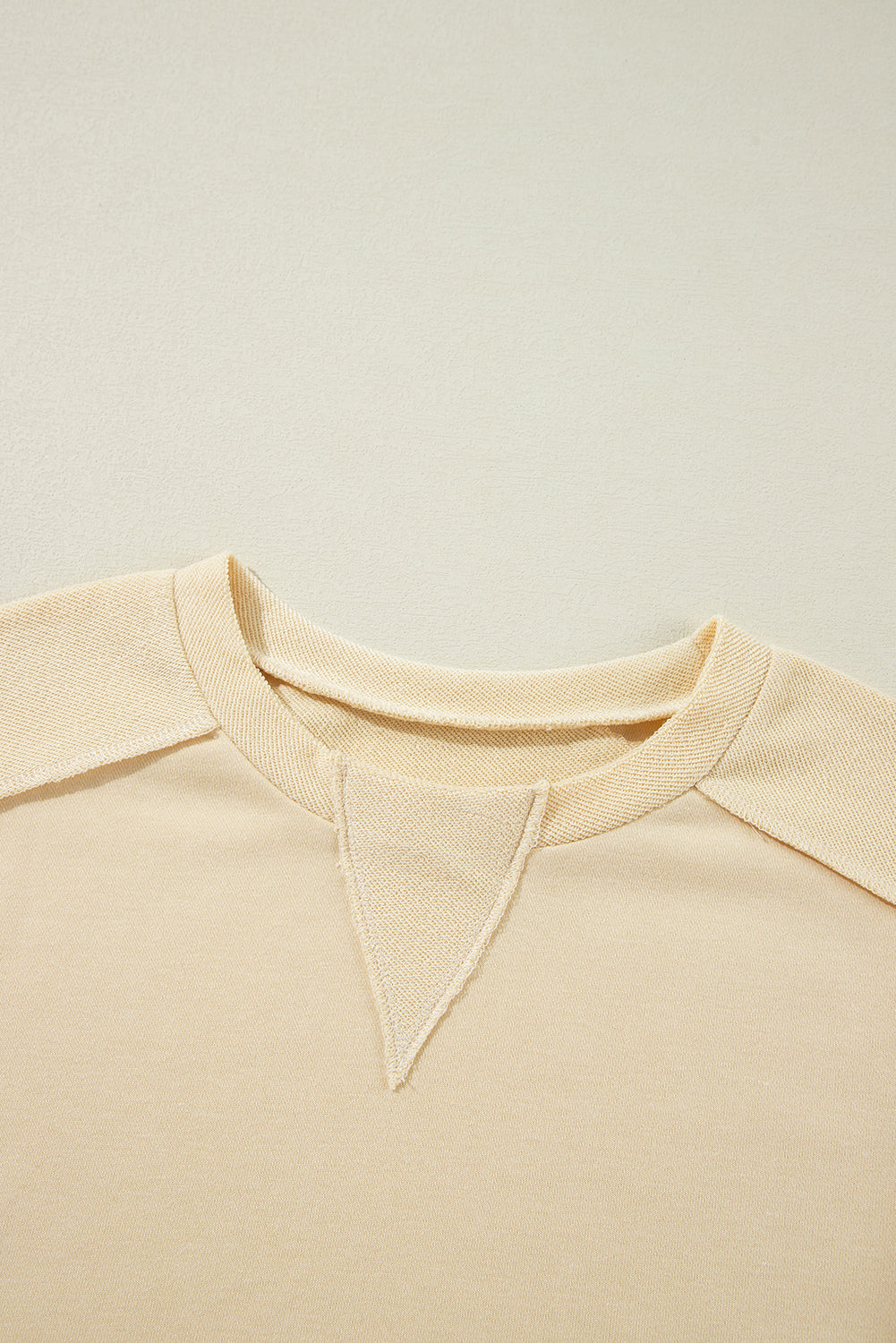 Beiges Pullover-Sweatshirt mit Rundhalsausschnitt