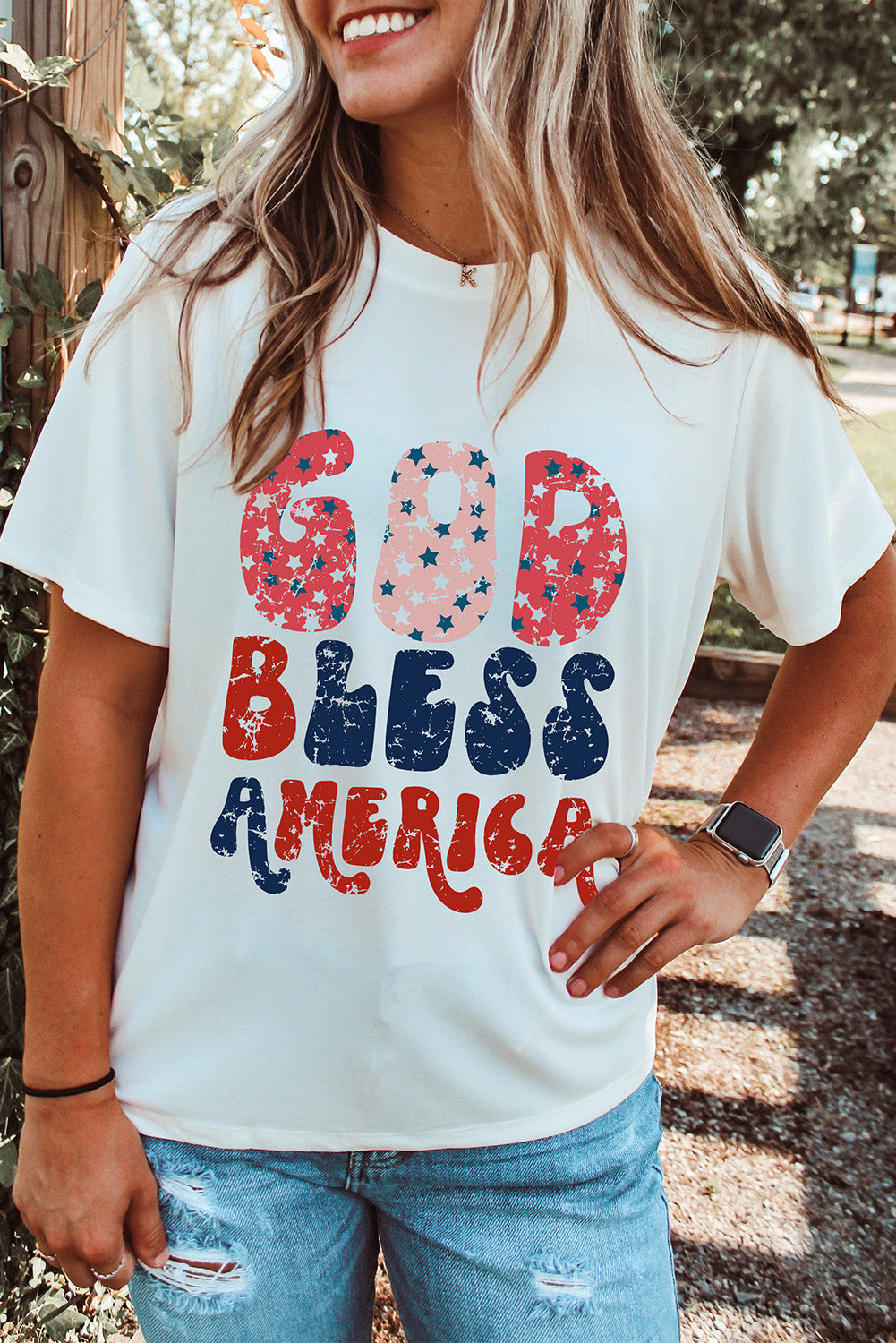 Weißes T-Shirt mit „God Bless America“-Grafik