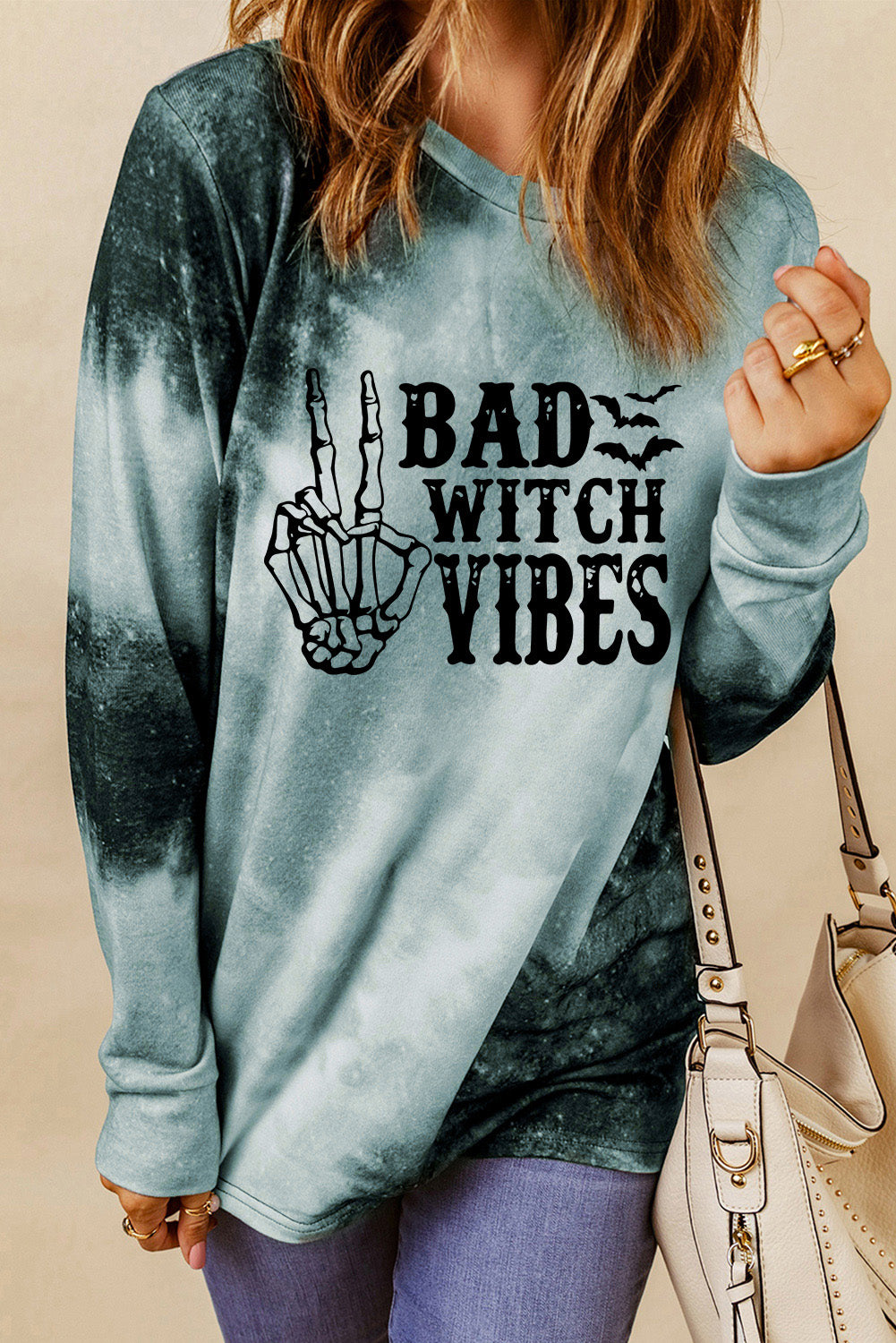 Graues Batik-Langarmshirt mit BAD WITCH VIBES-Grafik