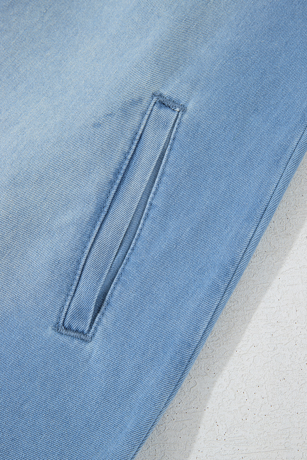 Beau Blue Risen Hemdblusenkleid aus mittelverwaschenem Denim