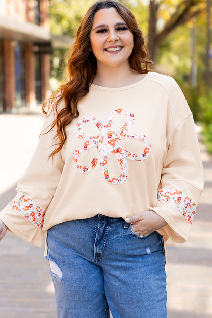Beiges Plus Size Top mit Rundhalsausschnitt und Blumenpatches