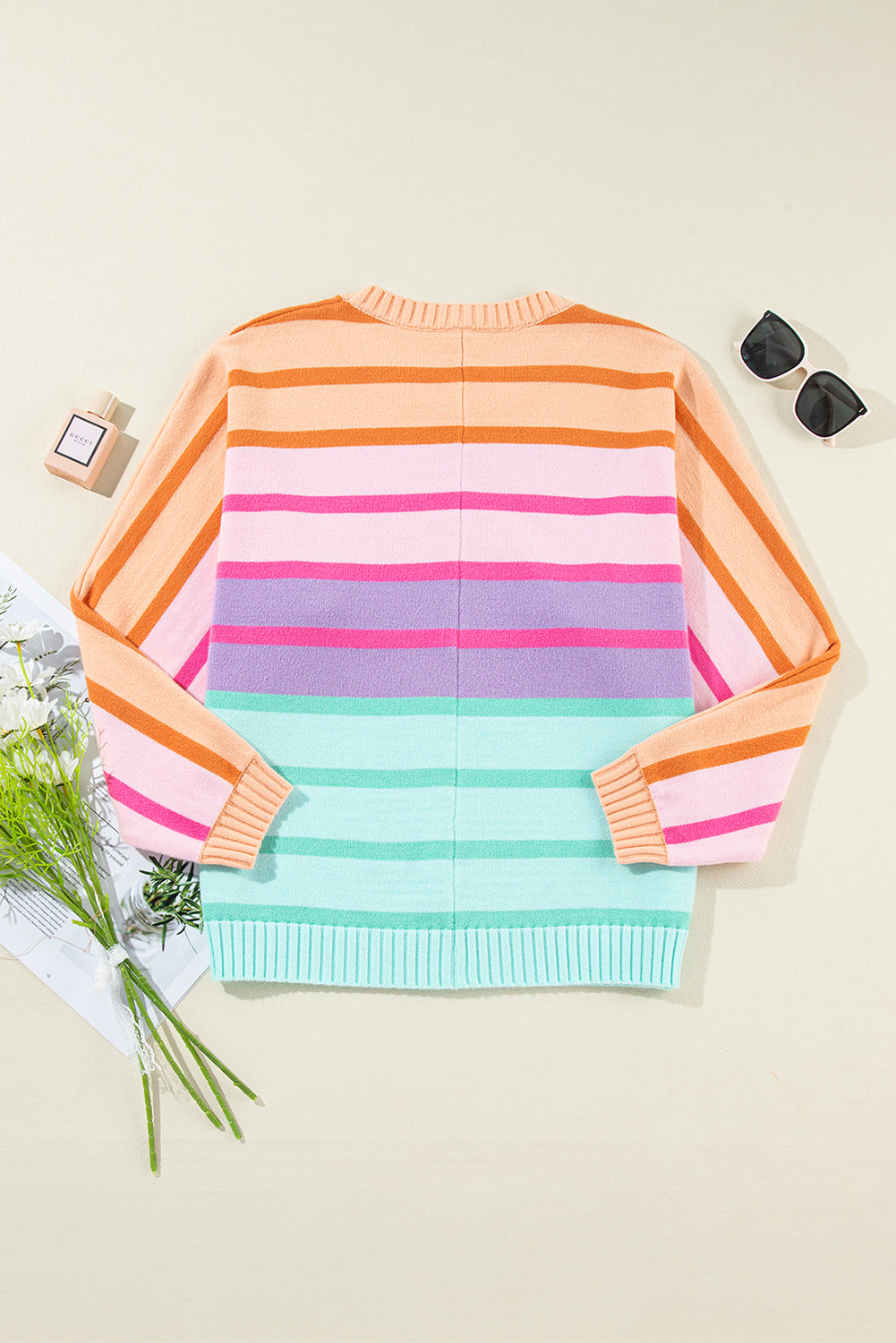 Mehrfarbiger, lässiger Pullover mit Farbverlauf und geripptem Rand