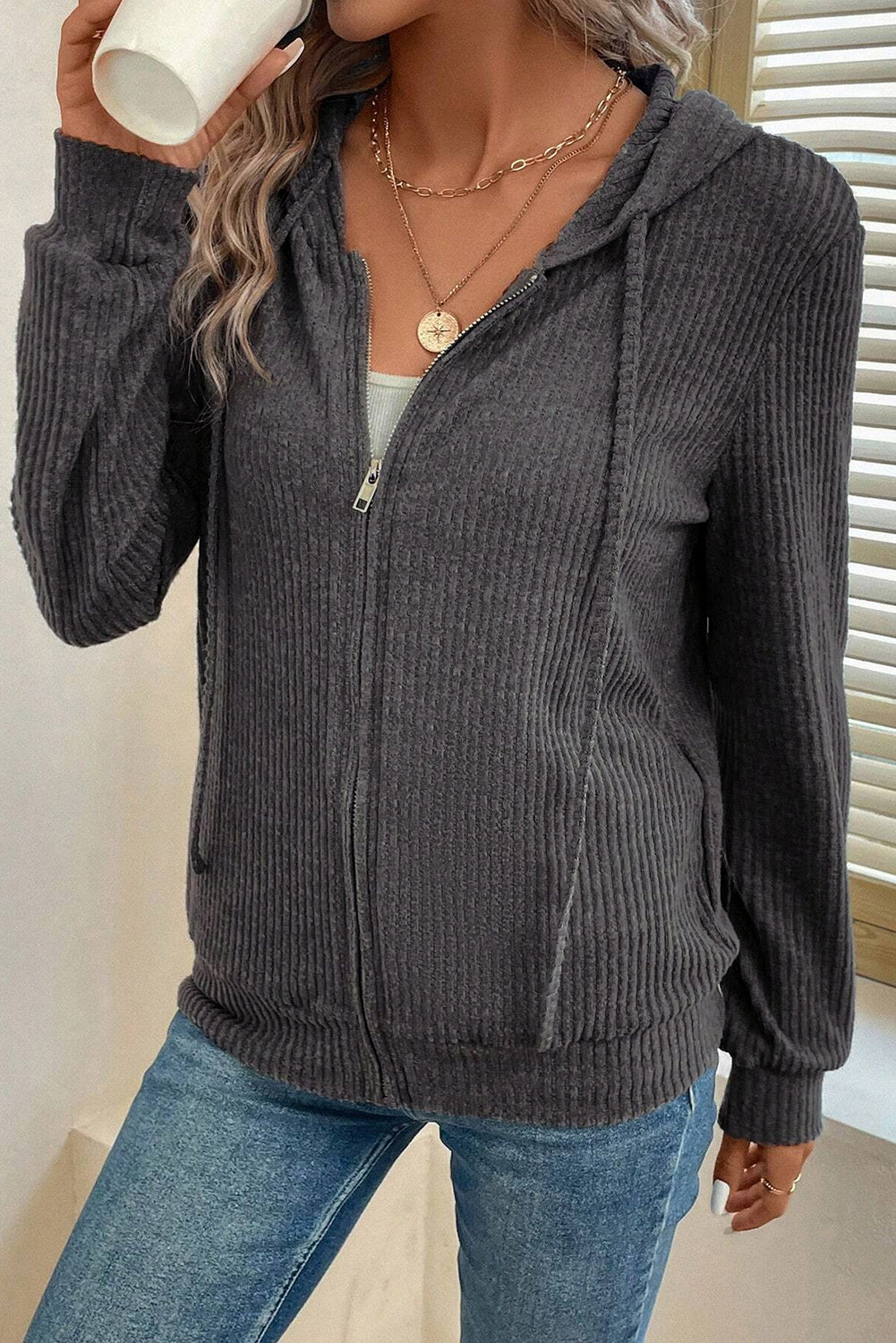 Dunkelgrauer, gerippter Hoodie mit Reißverschluss vorne und Kordelzug