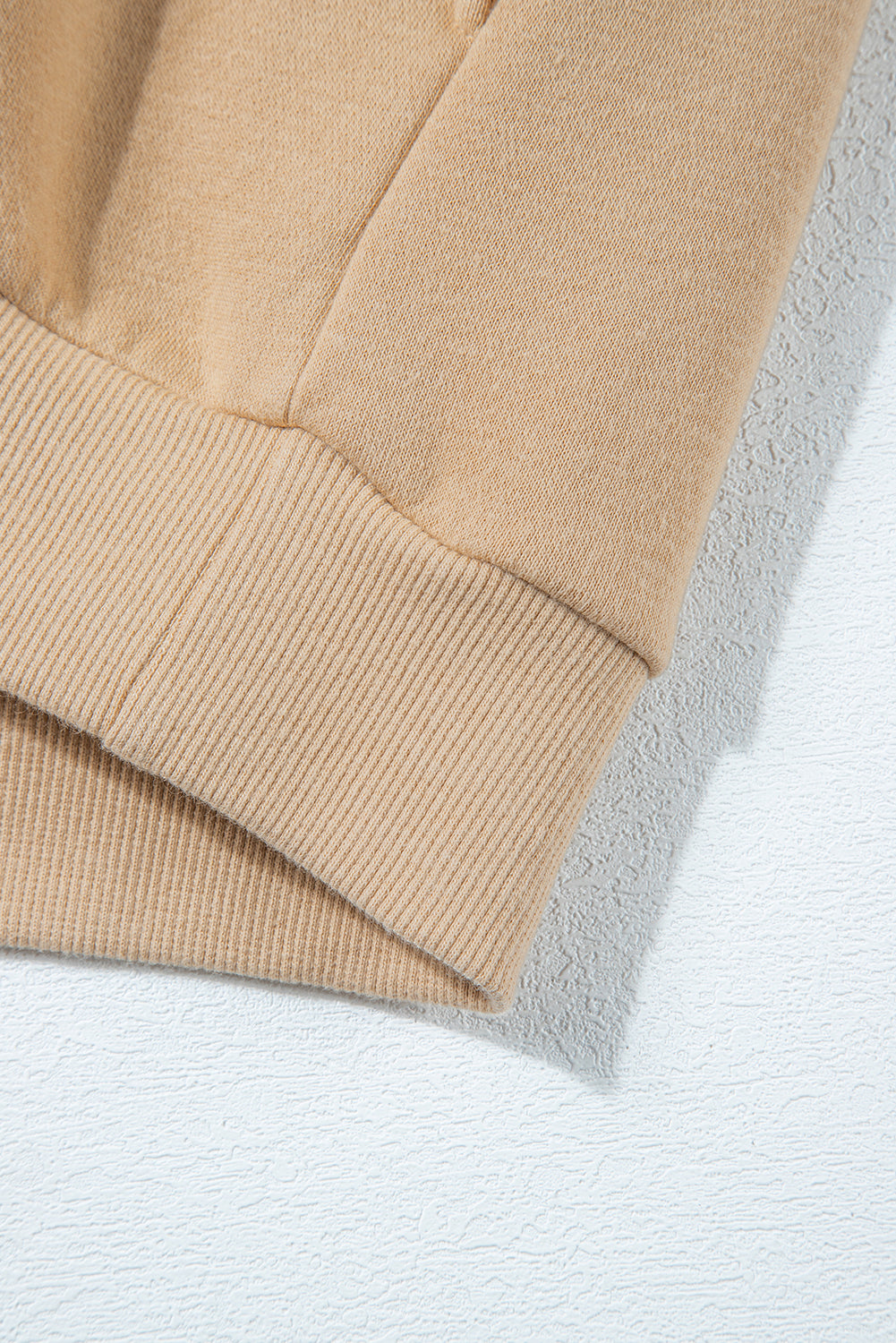 Parchment Solid Set aus Sweatshirt mit halben Knöpfen und Jogginghose mit hoher Taille