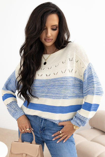 Hellblauer Pullover mit offenen Maschen und Puffärmeln