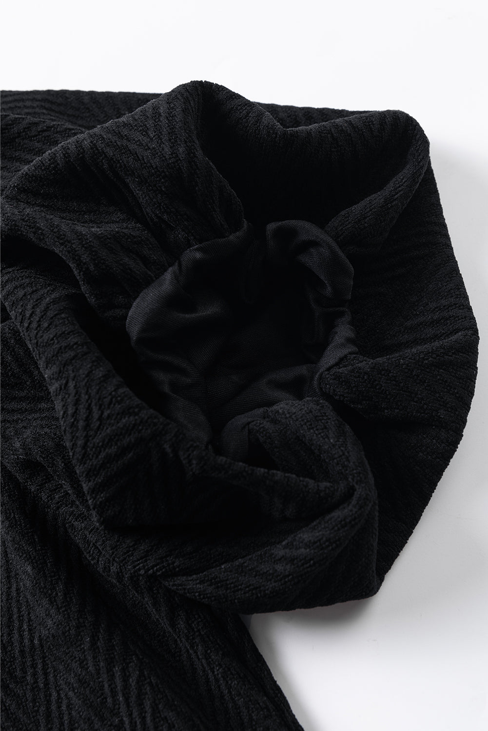 Schwarze Bluse mit Stehkragen und Puffärmeln