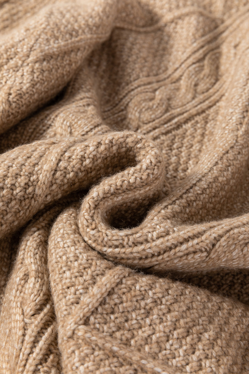 Parchment – Locker sitzendes Pulloverkleid mit Zopfmuster und überschnittener Schulter