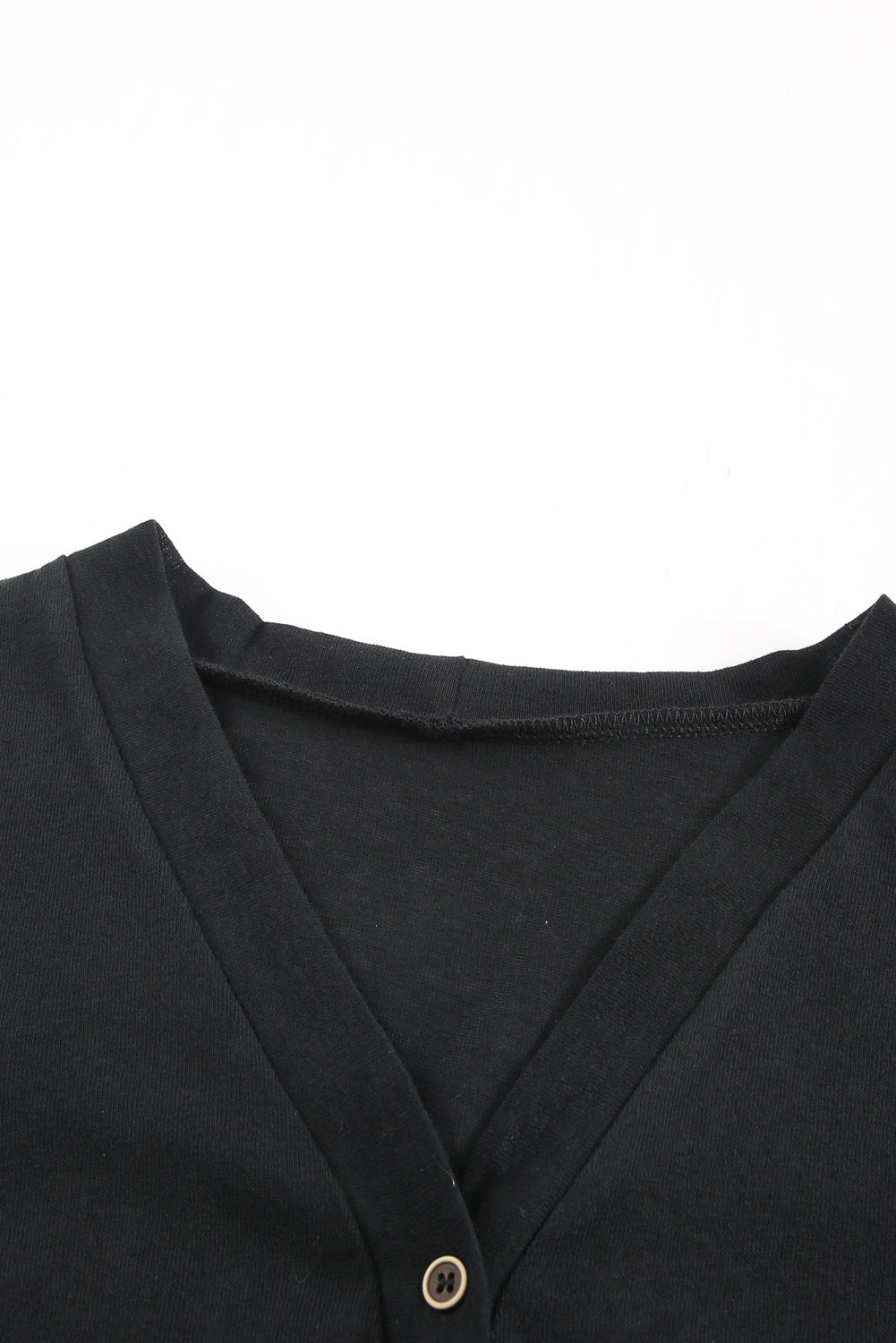 Schwarzer, einfarbiger Cardigan mit offener Vorderseite und Knöpfen