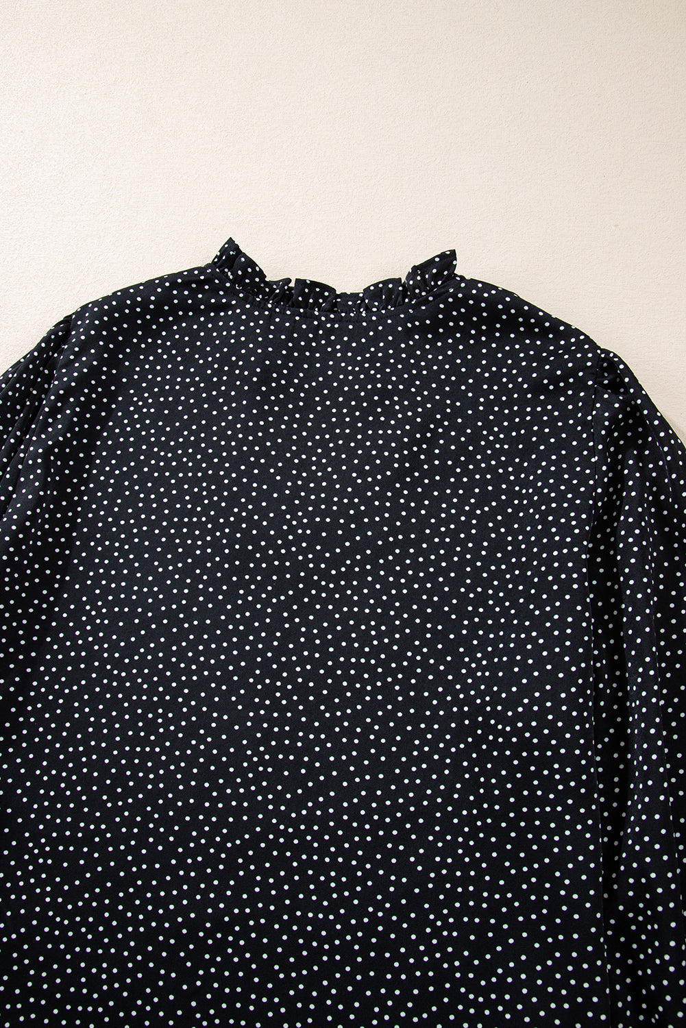 Schwarze Bluse mit V-Ausschnitt und Leopardenmuster in Übergröße