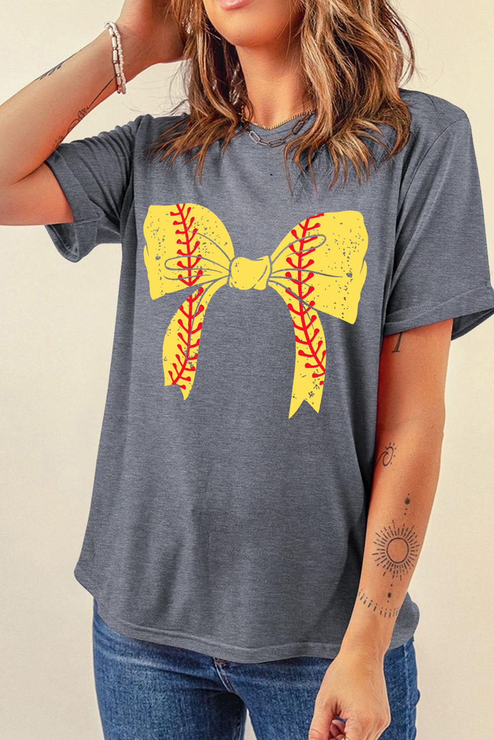 Lässiges Baseball-T-Shirt mit Schleife und Grafik