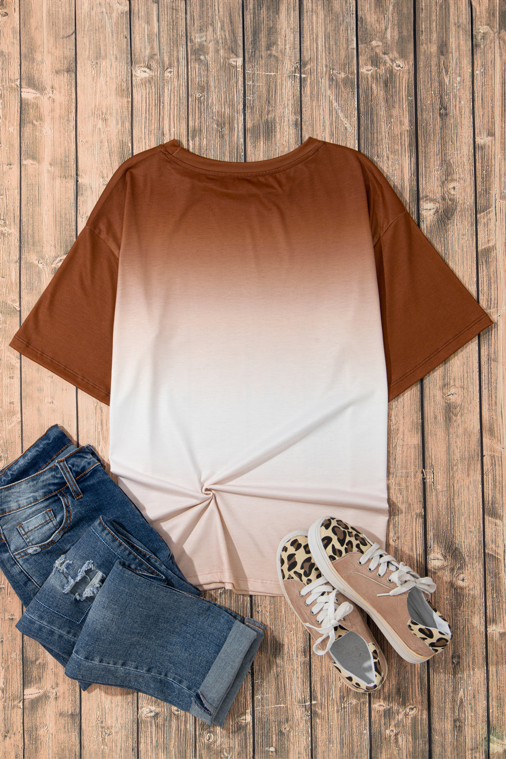 Braunes T-Shirt mit Rundhalsausschnitt und Farbverlauf