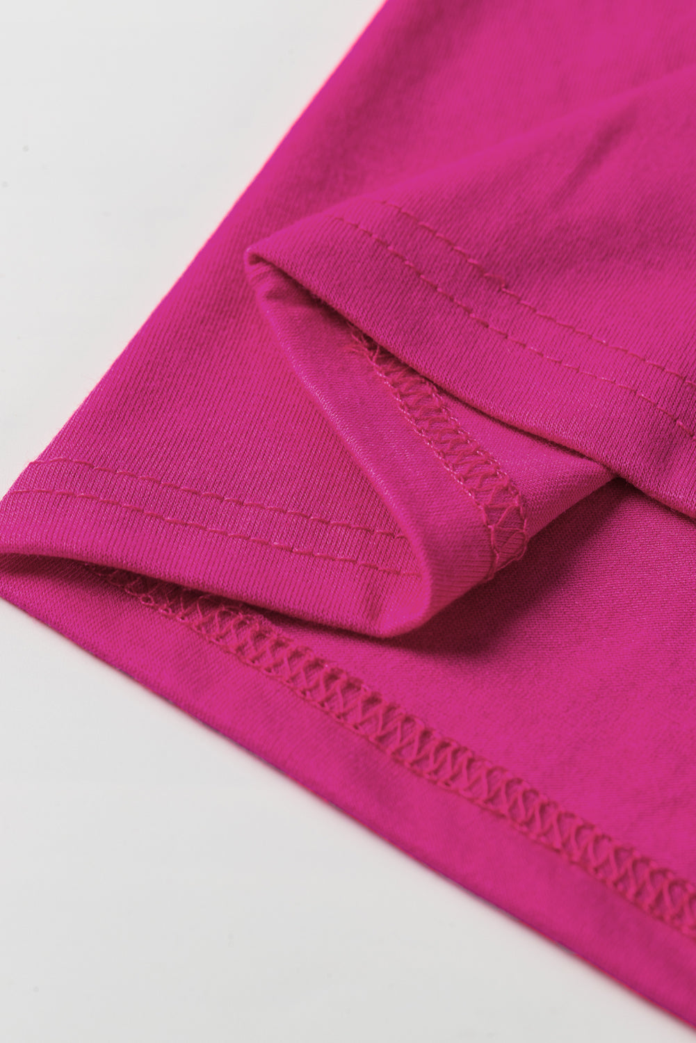 Kurzärmliges T-Shirt mit Rüschen und Netzstoff in Rosa