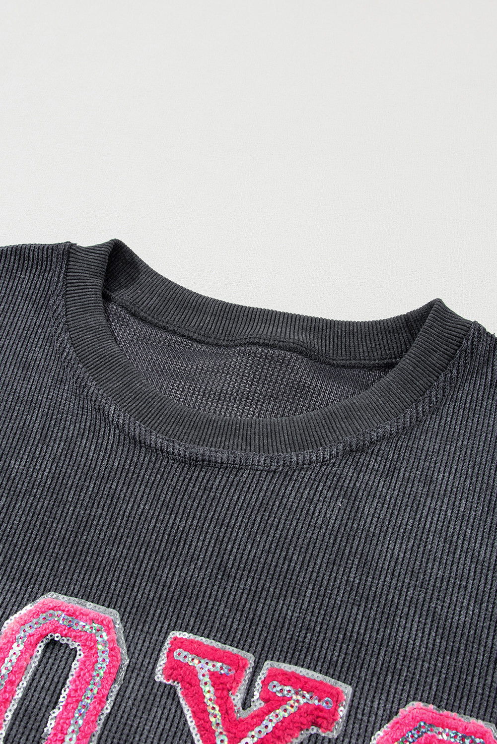 Graues XOXO-Sweatshirt mit Rundhalsausschnitt und Pailletten