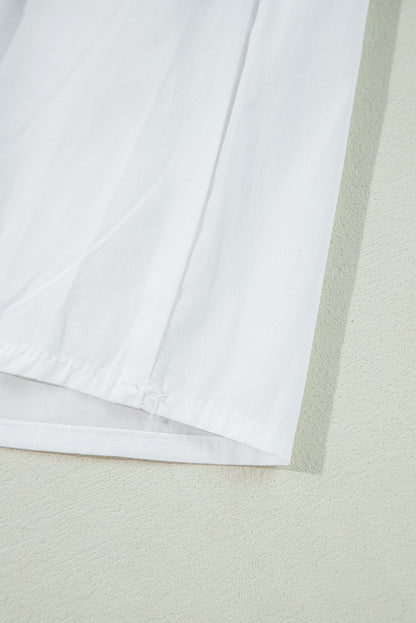 Weiße Bluse mit 3/4-Ärmeln und Schleife und Cut-Out auf der Rückseite