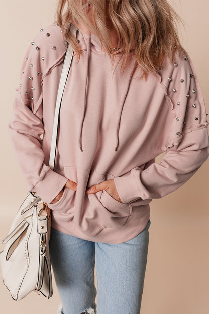 Fuchsiafarbener Kapuzenpullover mit Raglanärmeln und Nieten und Tasche