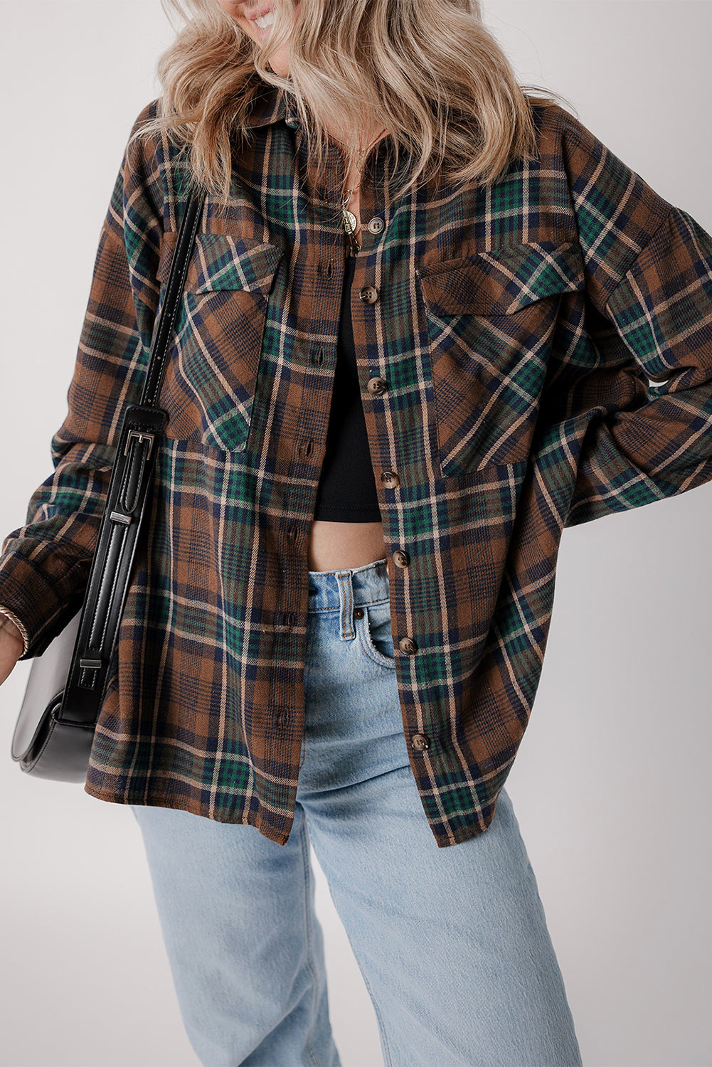 Braune Hemdjacke mit Karomuster und Brusttaschen mit Knöpfen