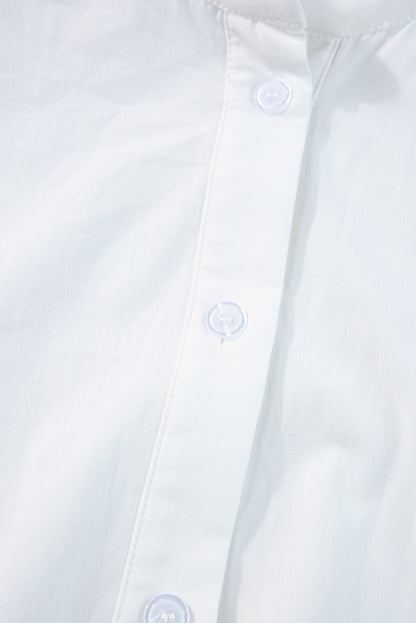 Weißes, kurzärmliges, langes Kleid mit Farbblock-Zickzack-Besatz und Kordelzug in der Taille
