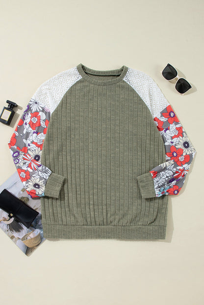 Laurel Green – Langärmlige, gerippte Bluse mit Blumen-Patchwork