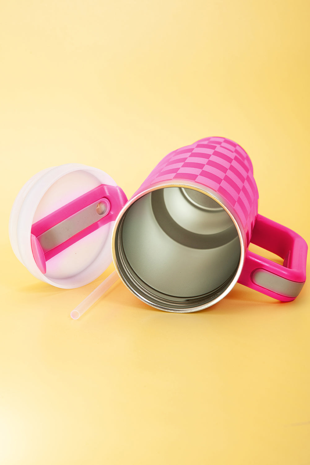 Edelstahlbecher mit Griff und Karomuster in leuchtendem Pink, 1,2 l