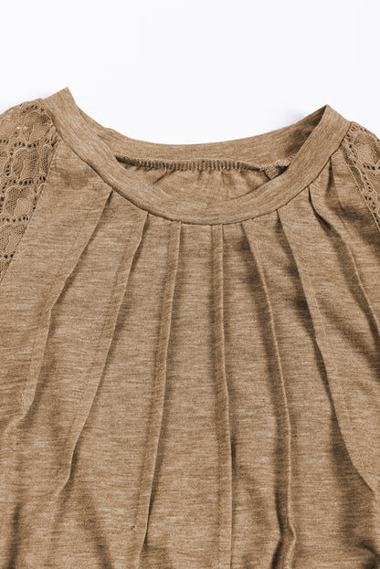 Helles französisches Beige, kontrastierendes Spitzentop mit Raglanärmeln und Rundhalsausschnitt