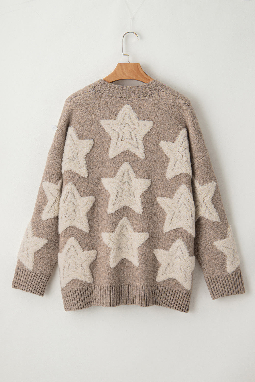 Khakifarbener Sherpa-Strickpullover mit Sternenmuster und Taschen