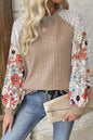 Langärmlige gerippte Bluse mit Patchwork-Muster und Blumenmuster
