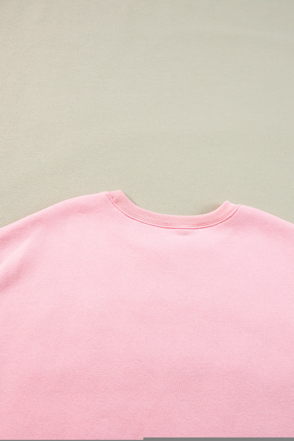 Pinkes LOVER Pullover-Sweatshirt mit Puff-Print und überschnittener Schulter