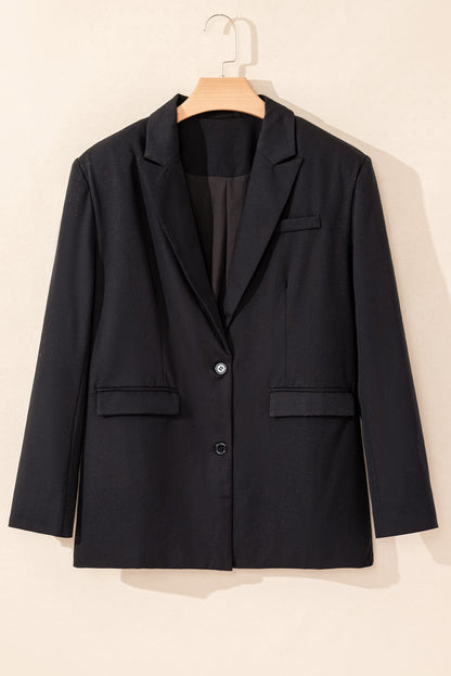 Schwarzer Blazer mit Revers, Pattentasche und Knöpfen