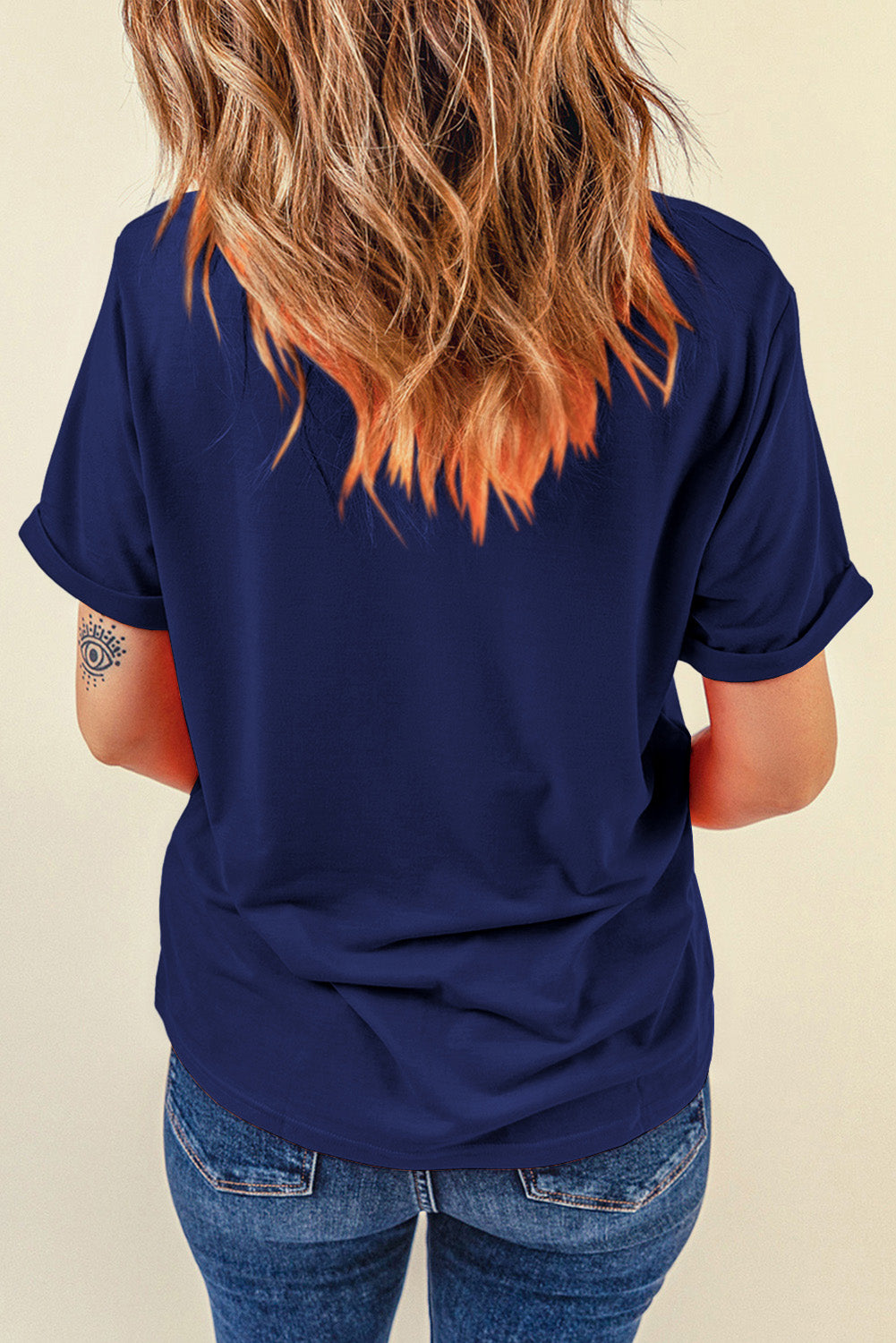 Blaues Chenille-T-Shirt mit Sternen und Streifen und Patch-Grafik