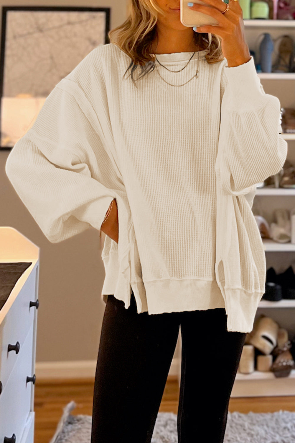 Weißes Oversize-Sweatshirt mit Waffelstrick und Bischofsärmeln