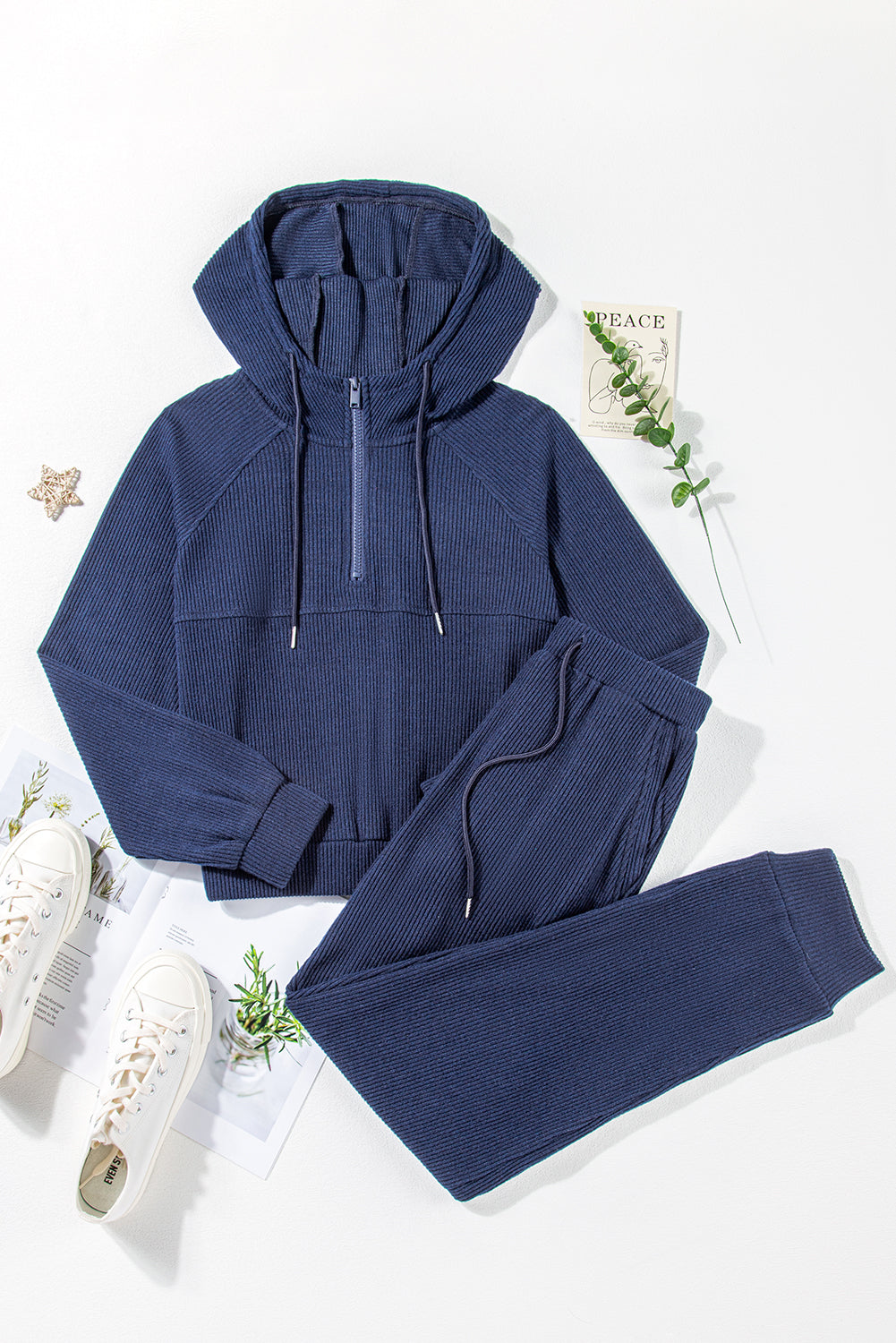 Marineblaues Set aus kurzem Hoodie und Jogginghose mit Kordelzug