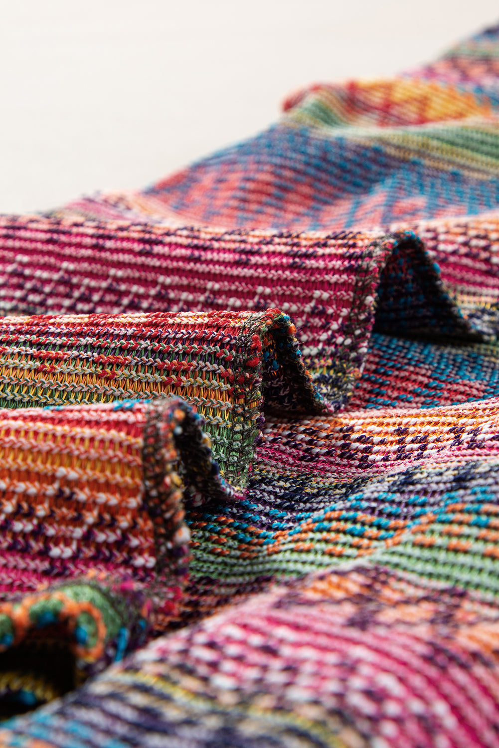 Rosarotes, mehrfarbiges, langärmliges Jacquard-T-Shirt mit geometrischem Muster