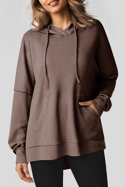 Kaffeefarbener, übergroßer Kapuzenpullover mit Waffelstrick und Fleecefutter