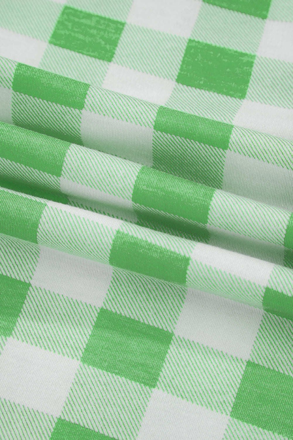 Grüner Pyjama mit Karomuster und Kontrastbesatz in Übergröße, langärmlig