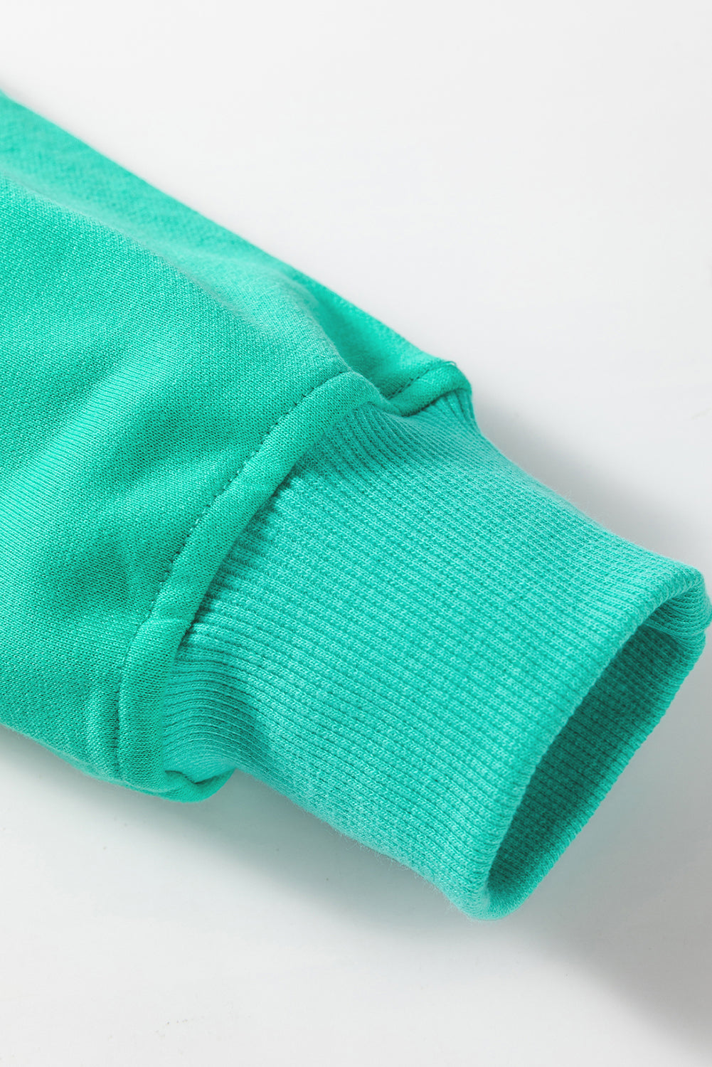 Sweatshirt mit überschnittener Schulter und Patchwork-Muster im Farbblockdesign von Blossom