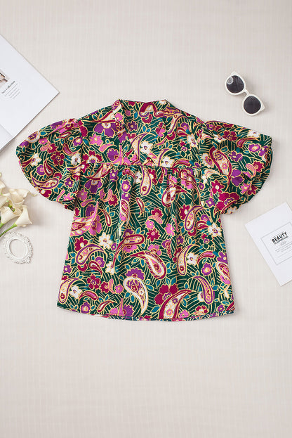 Grüne Paisley-Bluse mit V-Ausschnitt und kurzen Puffärmeln