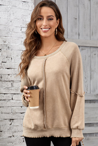 Helles, französisches Beige, einfarbiges Waffelstrick-Patchwork-Sweatshirt mit Raglanärmeln