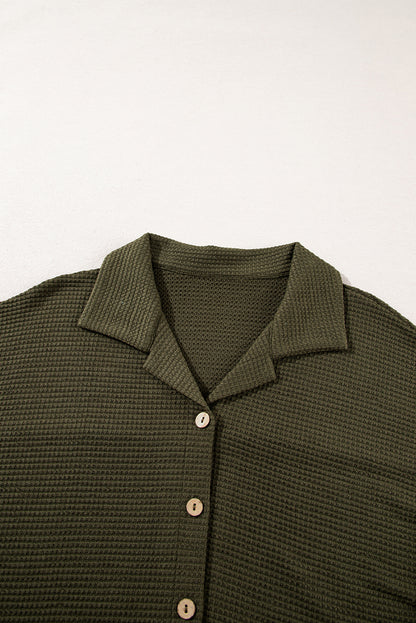 Set aus Hemd mit Knöpfen und Freizeithose mit vierblättrigem Kleeblatt, einfarbig und strukturiert