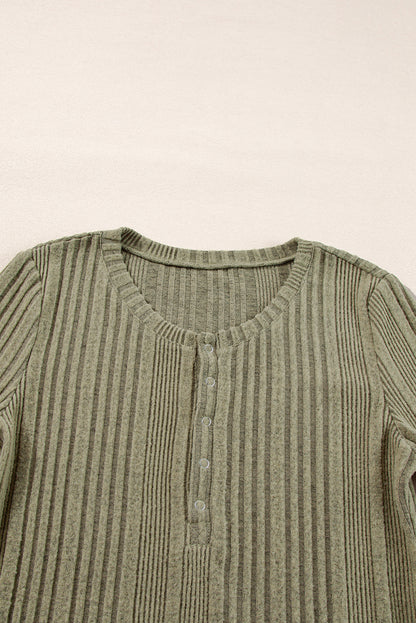 Jungle Green – Slim Fit-Bluse aus Rippstrick mit halber Knopfleiste