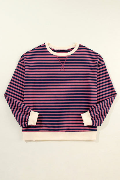 Oversize-Pullover mit rotem Streifenmuster und Kontrastbesatz