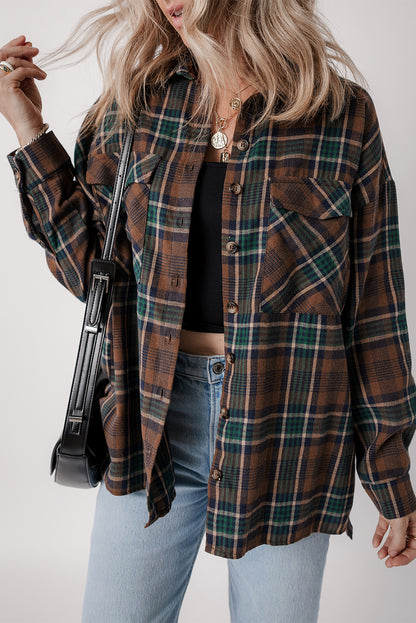 Braune Hemdjacke mit Karomuster und Brusttaschen mit Knöpfen