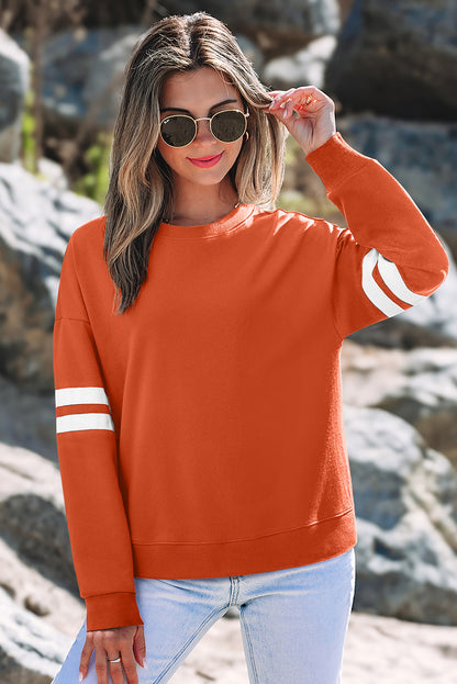 Orangefarbenes Oversize-Sweatshirt mit College-Streifen und überschnittener Schulter
