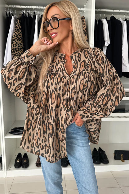 Helles französisches Beige, Oversize-Freizeithemd mit Ballonärmeln und Leopardenmuster